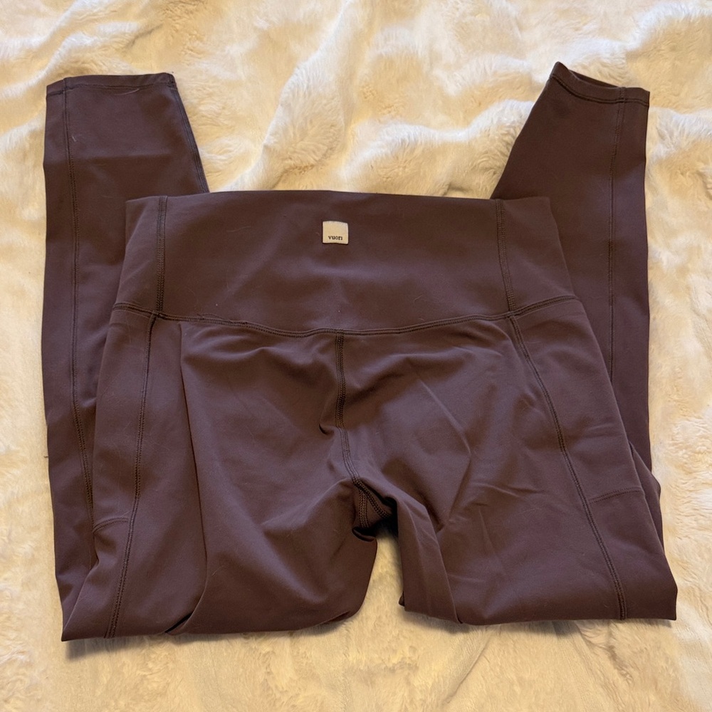 Vuori Women's Mauve Leggings with Pockets - Picture 2 of 5